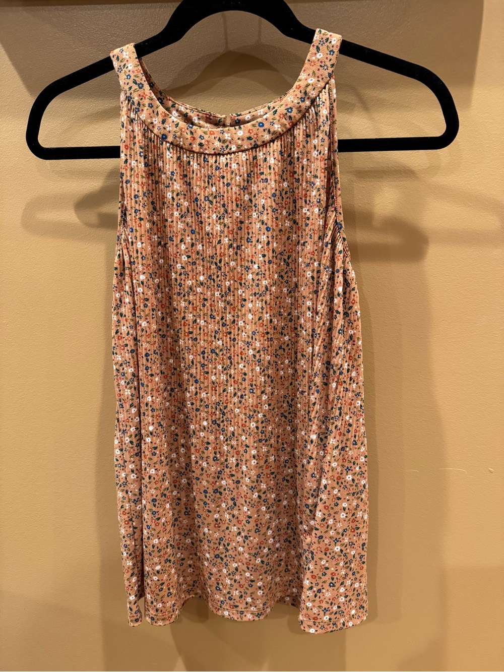 Adrianna Papell Women’s Peach Floral Halter Sleeveless Pleated Top: Small